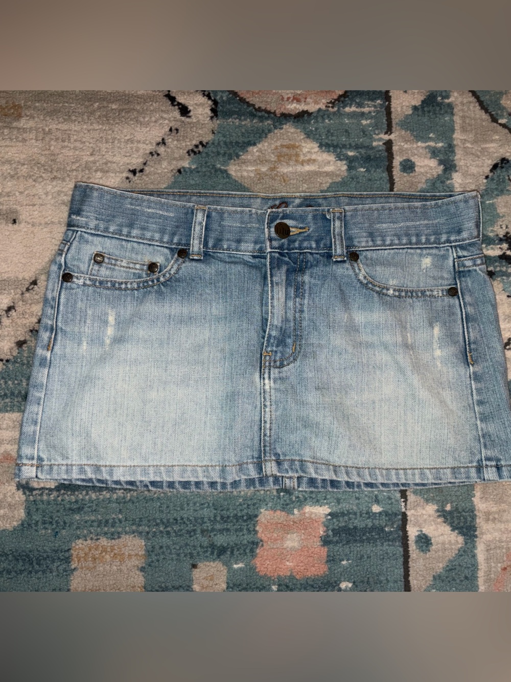 Vintage low rise mini denim skirt